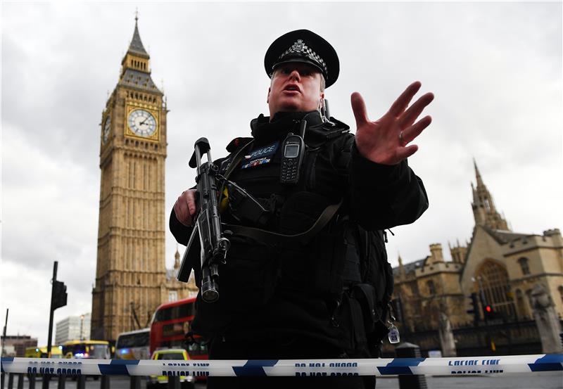 Τρομοκρατική επίθεση έξω από το βρετανικό Κοινοβούλιο, δύο νεκροί- δεκάδες τραυματίες