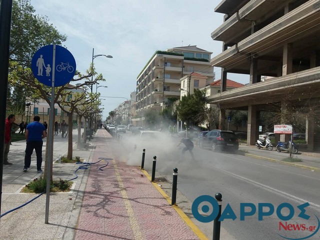 Αναστάτωση στην παραλία της Καλαμάτας από αυτοκίνητο που τυλίχθηκε στις φλόγες (φωτογραφίες και βίντεο)