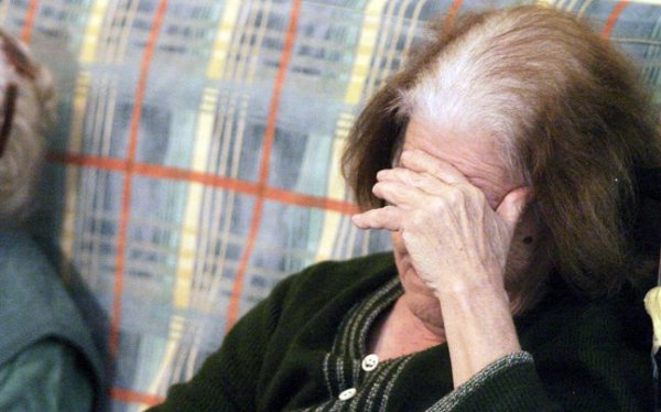 Συνελήφθησαν στην Καλαμάτα δύο άτομα που με την απειλή μαχαιριού λήστευαν ηλικιωμένους