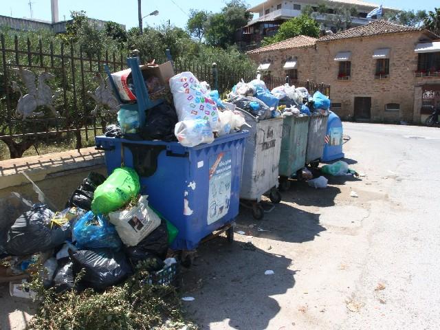 Στο στόχαστρο της Ν.Δ. Περιφέρεια και κυβέρνηση για το πρόβλημα διαχείρισης των απορριμμάτων στην Πελοπόννησο