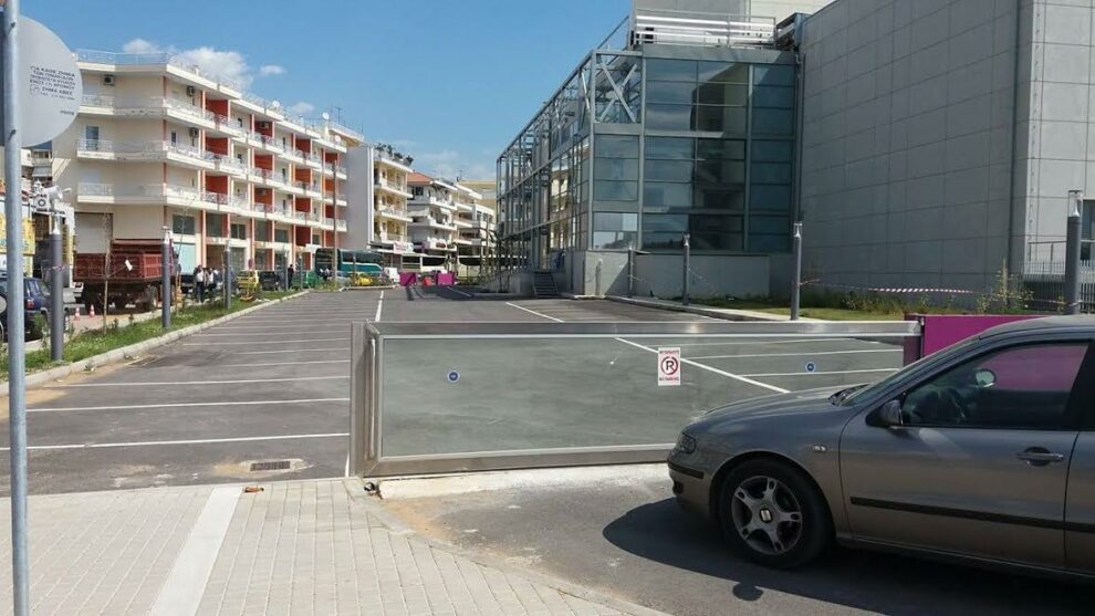 Χάθηκαν κι άλλες θέσεις  πάρκινγκ στο κέντρο της Καλαμάτας…