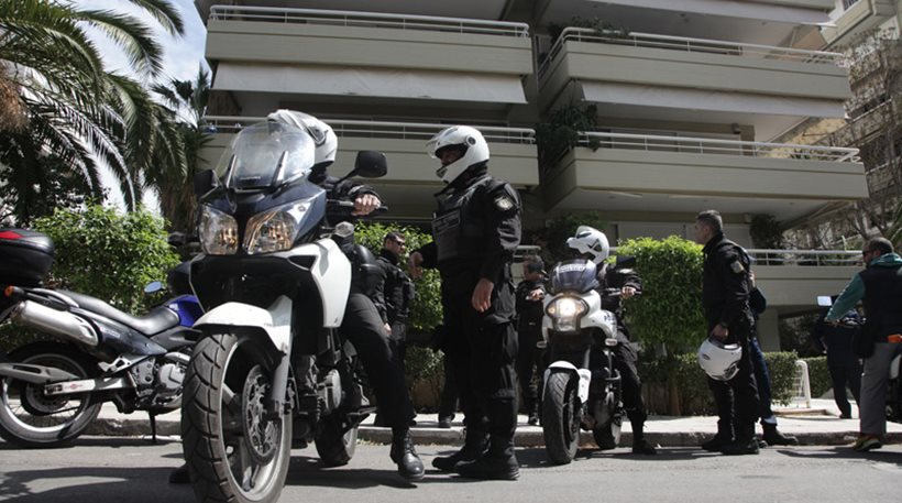 Στην ντουλάπα κρυβόταν για 14 ώρες ο τέταρτος ληστής του Π. Φαλήρου