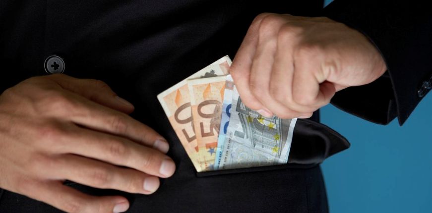 Απατεώνες παριστάνουν τους εφοριακούς στην Καλαμάτα