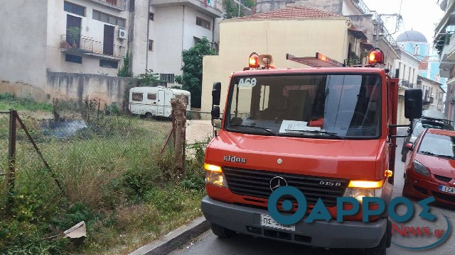 Φωτιά σε οικόπεδο στο κέντρο της Καλαμάτας