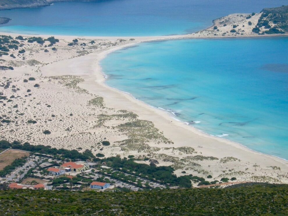 Συμβόλαια για πώληση εκτάσεων στην παραλία Σίμου προς 5.000 ευρώ το στρέμμα!