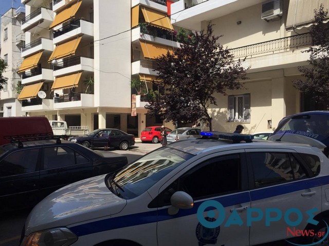 Μηχανάκι συγκρούστηκε με αυτοκίνητο στην οδό Κανάρη (φωτογραφίες)