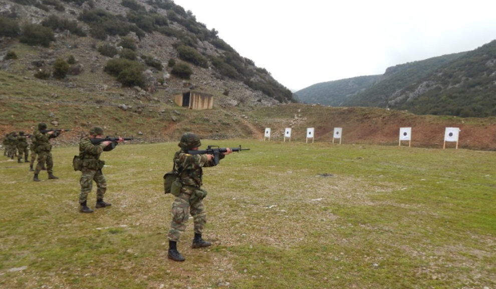 Βολές από το 9ο Σύνταγμα  στο πεδίο βολής