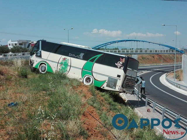 Τροχαίο στον Περιμετρικό της Καλαμάτας με λεωφορείο του ΚΤΕΛ (φωτογραφίες)