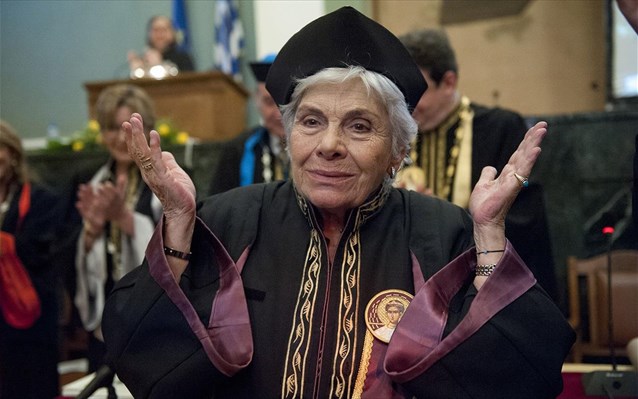 Επίτιμη διδάκτωρ του Πανεπιστημίου Αθηνών η Μεσσηνιακής καταγωγής ποιήτρια Κική Δημουλά