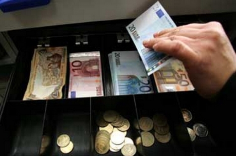 Κάθειρξη 6 ετών σε υπότροπο τσιγγάνο για κλοπή 10 ευρώ