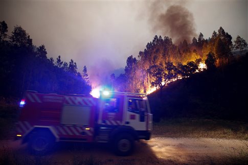 Τραγωδία στην Πορτογαλία: 43 νεκρούς αφήνουν πίσω τους οι πυρκαγιές