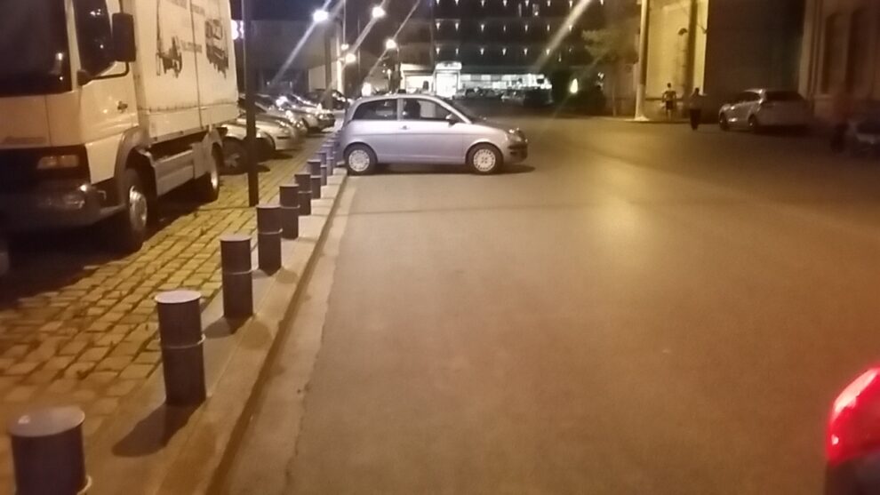 Ξεπέρασε τη φαντασία αυτό το παρκάρισμα…