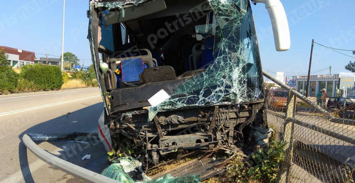 Τροχαίο ατύχημα με λεωφορείο που εκτελούσε δρομολόγιο Τίρανα- Καλαμάτα (φωτογραφίες)