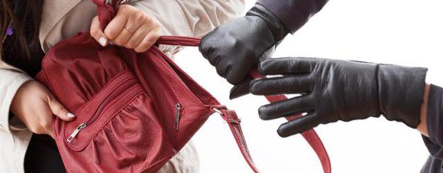 Κάθειρξη 6 ετών στον «τσαντάκια» με το ποδήλατο – Πατούσε στην κοιλιά γυναίκα για να της πάρει το πορτοφόλι