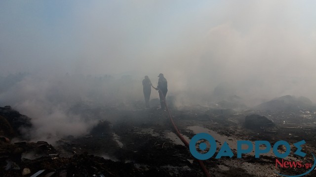 Φωτιά στη «χαβούζα» της Καλαμάτας – Βάζουν φωτιά για να κλέβουν τα σίδερα…