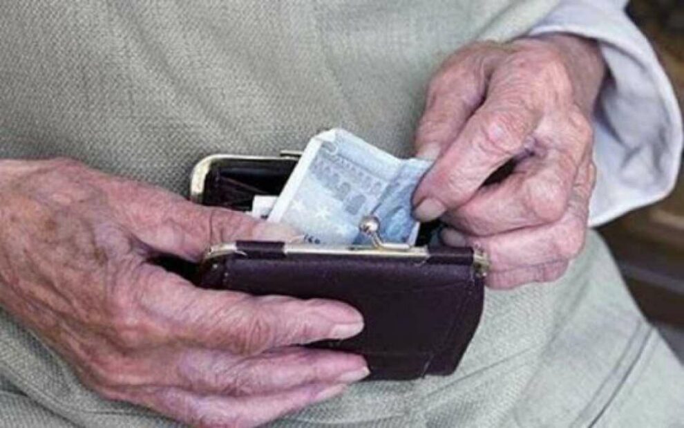 Εξαπάτησαν ηλικιωμένους στην Πλάτσα Μάνης κάνοντας τους λογιστές