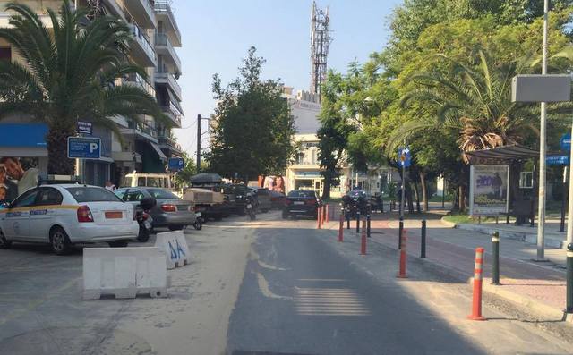 Γέμισαν λάδια οι δρόμοι στο κέντρο της Καλαμάτας