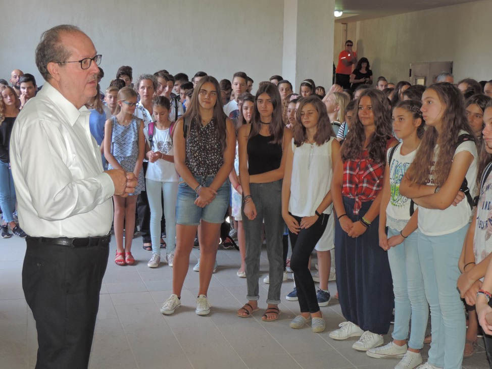 “Παρέλαση” ευχών και υποσχέσεων…