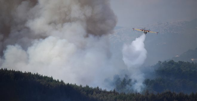 Συνεχίζει να καίει η φωτιά στο Κακαλέτρι Οιχαλίας!