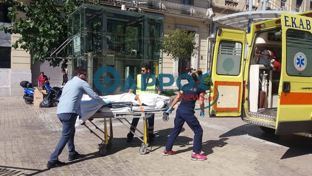 Νεκρός ανασύρθηκε άνδρας από την αποβάθρα του Μετρό στο “Πανεπιστήμιο” (φωτογραφίες & βίντεο)