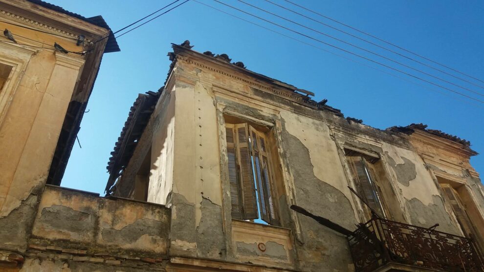 Σήμα κινδύνου από την οδό Δημακοπούλου