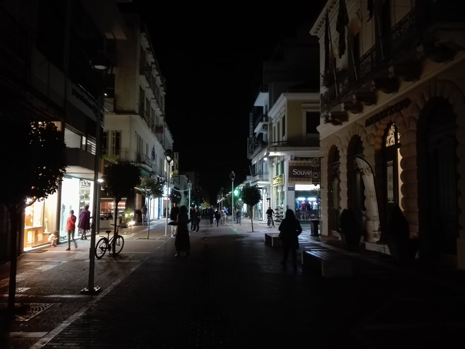Σβηστά τα φώτα του πεζόδρομου της Αριστομένους