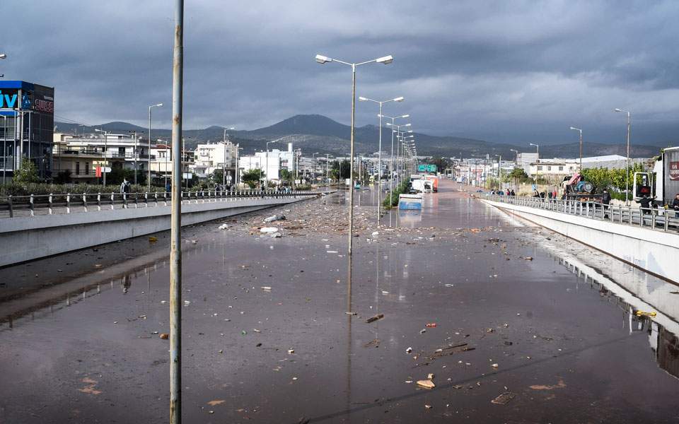 Κλειστή η Αθηνών- Κορίνθου ανά τμήματα και στα δύο ρεύματα