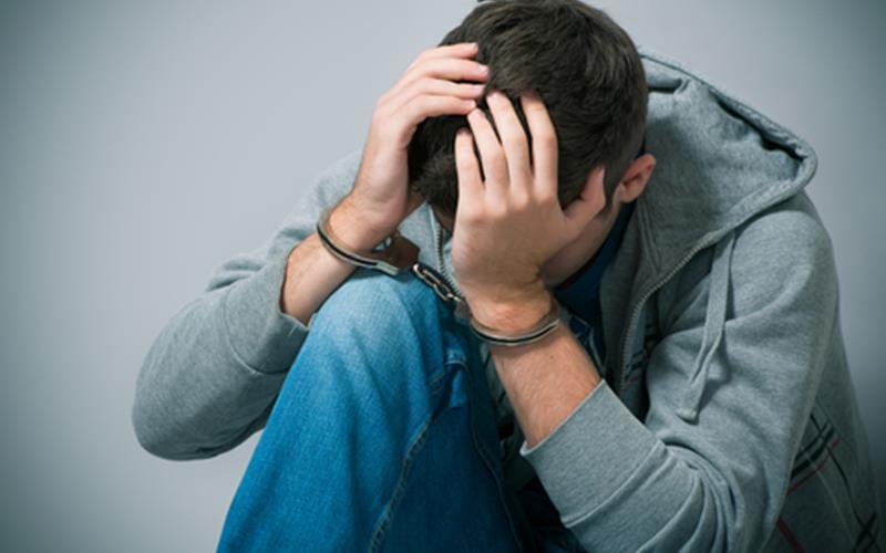 Αόριστη κάθειρξη σε νεαρό που έχει διαπράξει πολλές κλοπές