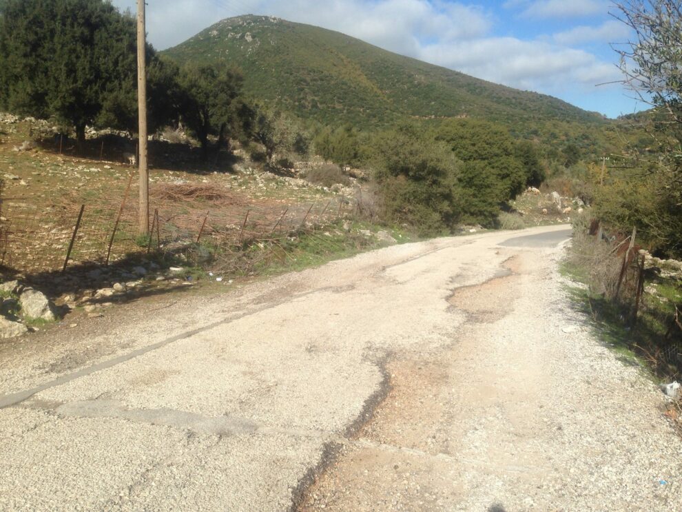 Επαρχιακή οδός Κυπαρισσίας – Ραφτόπουλου: Επικίνδυνες νεροφαγιές και γρανιά