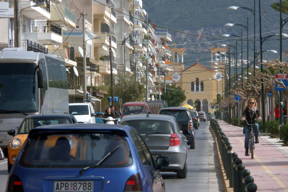 Επιστροφή πινακίδων και διπλωμάτων για τις γιορτές, αφού πληρωθεί το πρόστιμο