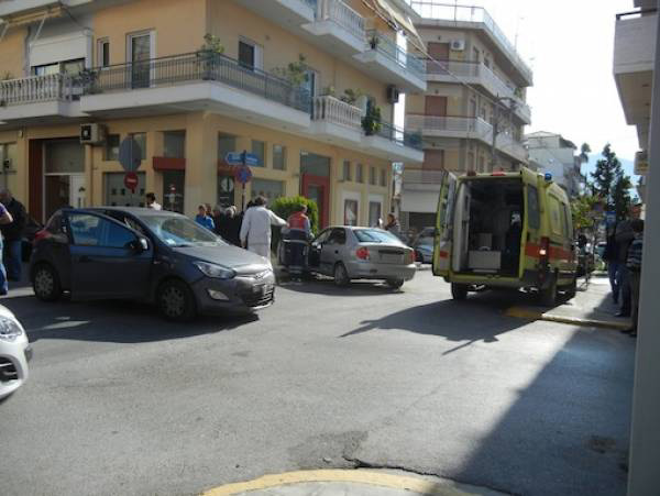Κάθετη σήμανση στην Καλαμάτα