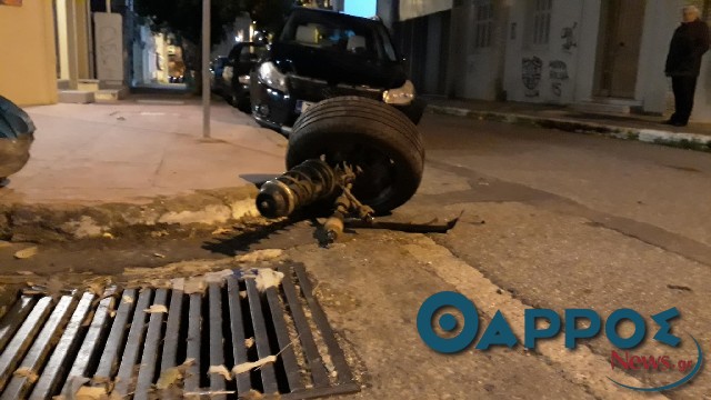 Σφοδρή σύγκρουση σε σταθμευμένο όχημα