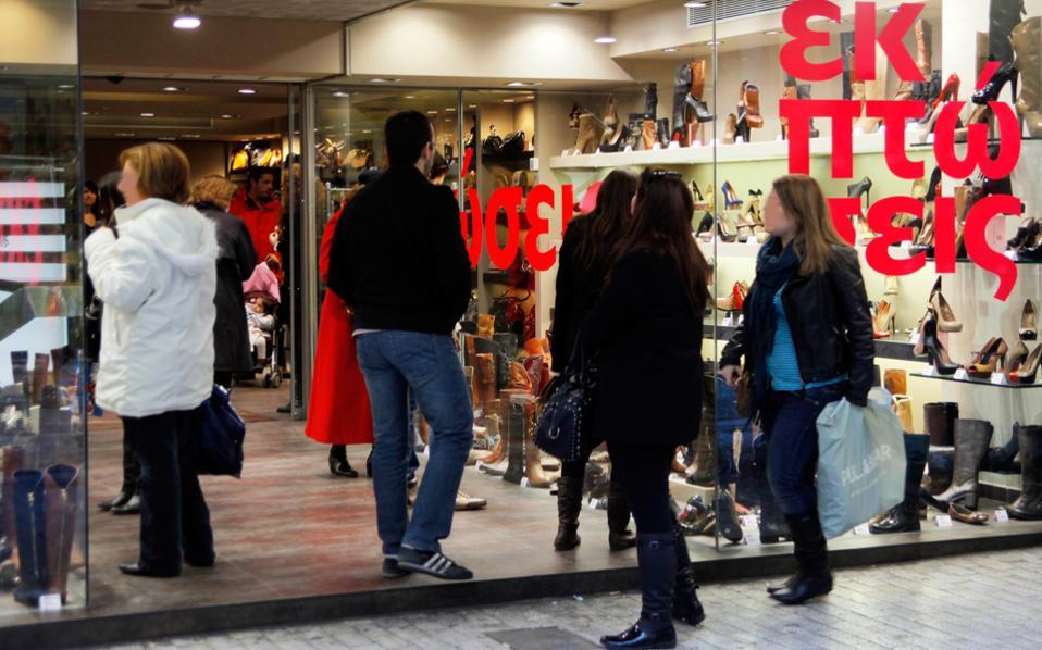 Τη Δευτέρα 8 Ιανουαρίου ξεκινούν οι χειμερινές εκπτώσεις