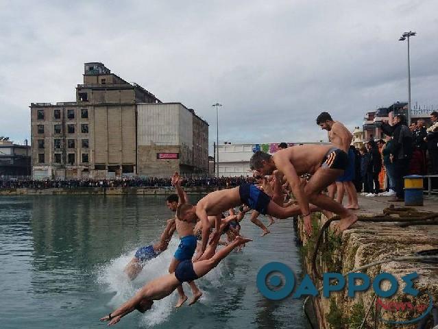 Λιμεναρχείο: Η τελετή αγιασμού των υδάτων στην Καλαμάτα