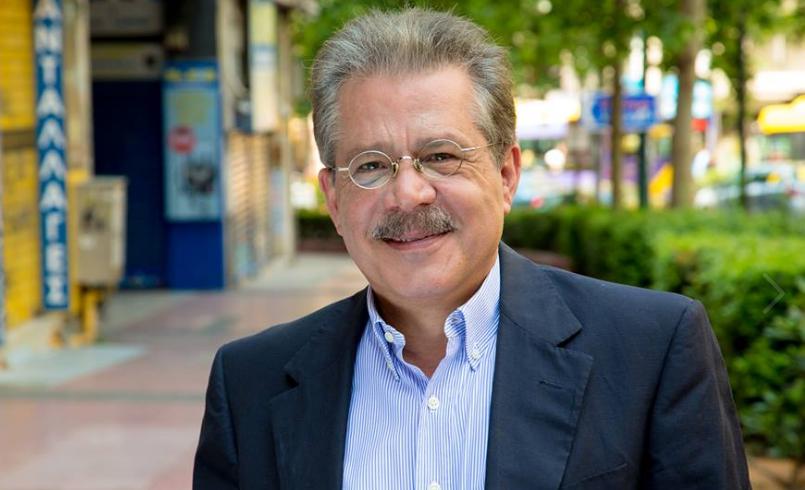 Παρουσιάζει το τελευταίο του βιβλίο και τα μυστικά της επιστήμης του ο Δημήτρης Μπουραντάς