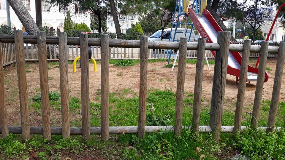 Μια βόλτα στις παιδικές χαρές δε βλάπτει…