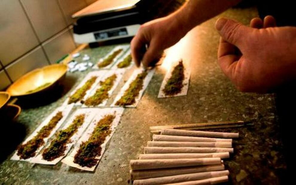 Η… πολιτική και οι μηχανισμοί έριξαν 52χρονο στα ναρκωτικά