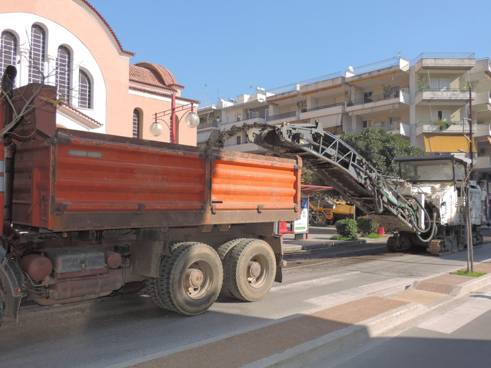 Ασφαλτοστρώσεις 3.500 τετραγωνικών μέτρων στην Καλαμάτα
