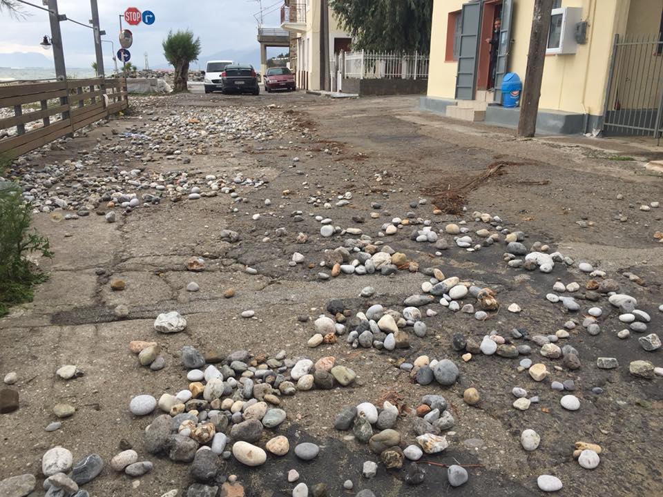 Προβλήματα από την κακοκαιρία στο Ακρογιάλι! (φωτογραφίες)