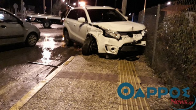 Τροχαίο ατύχημα στην είσοδο του ΤΕΙ Καλαμάτας (φωτογραφίες)