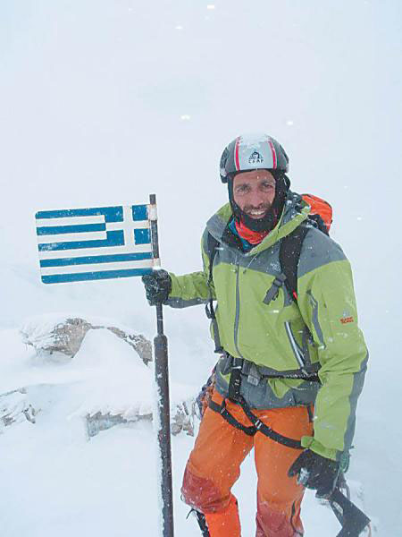 Ο Μεσσήνιος ορειβάτης Παναγιώτης Κοτρώναρος κρατείται 39 ημέρες στην Αργεντινή!