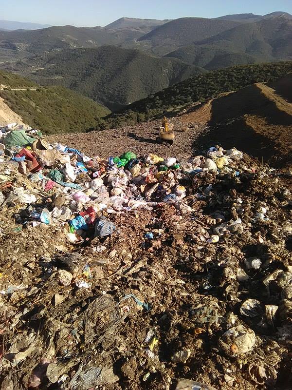 Ανάθεση 23.560 ευρώ για «σπρώξιμο» σκουπιδιών στον παράνομο σκουπιδότοπο Αλιμακίου