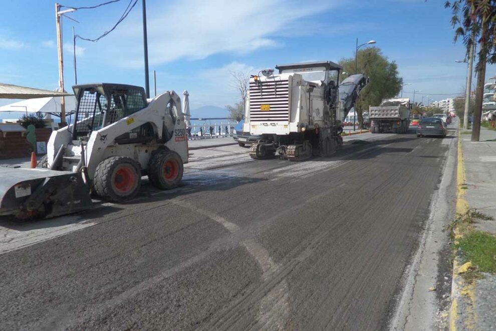 Ασφαλτόστρωση στην οδό Ναυαρίνου