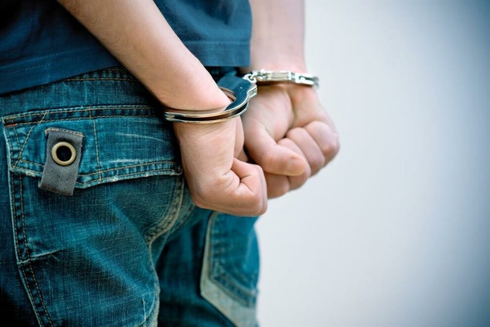 Τέσσερις τσιγγάνοι κατηγορούνται για κλοπές από καταστήματα μέχρι ελαιοτριβείο