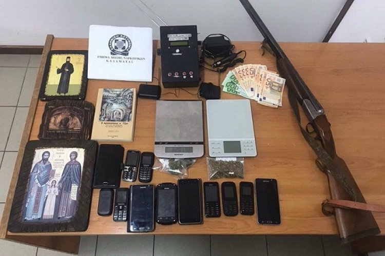 Ελεύθεροι με περιοριστικούς όρους  οι τέσσερις πρώτοι για τις λαθρανασκαφές