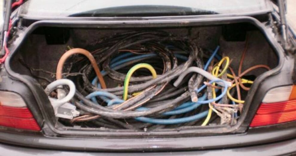 Καλώδια με χαλκό αξίας χιλιάδων ευρώ είχαν κλέψει τσιγγάνοι από επιχειρήσεις