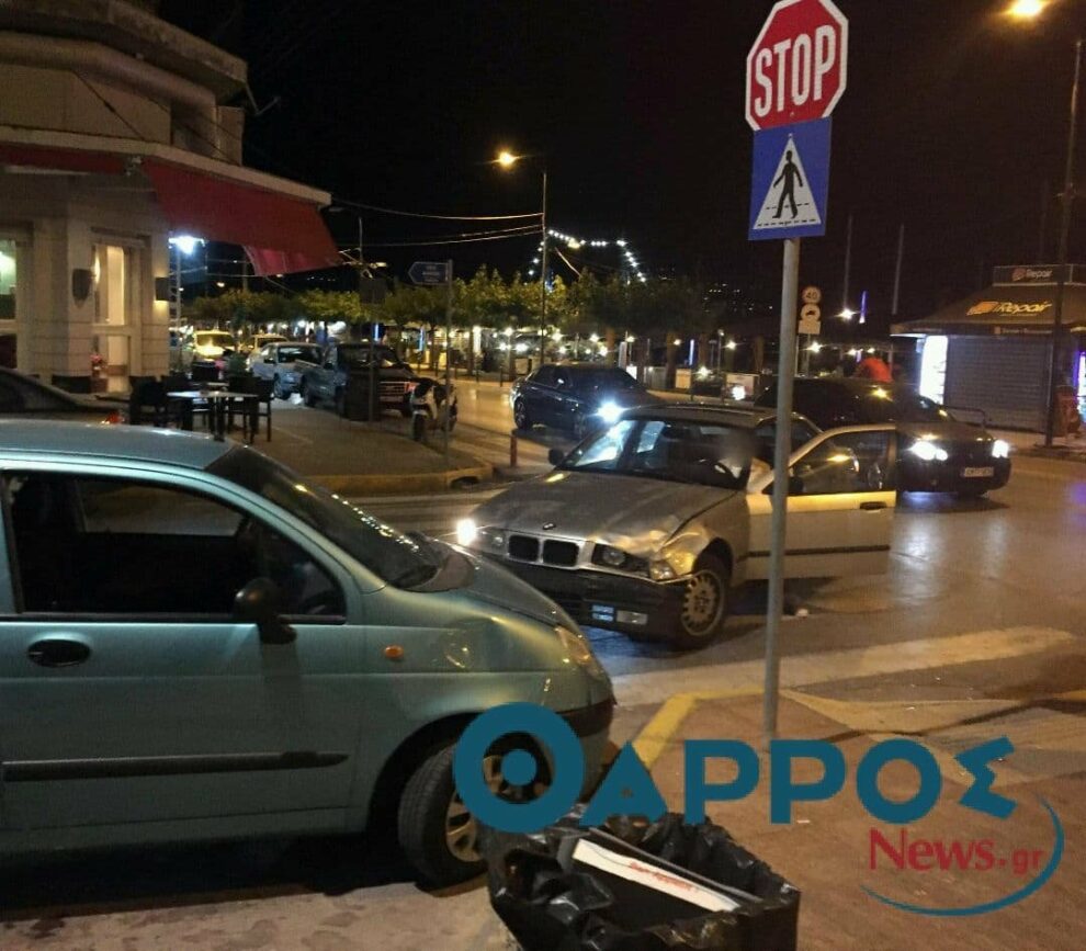 Καραμπόλα τριών αυτοκινήτων στην παραλία της Καλαμάτας