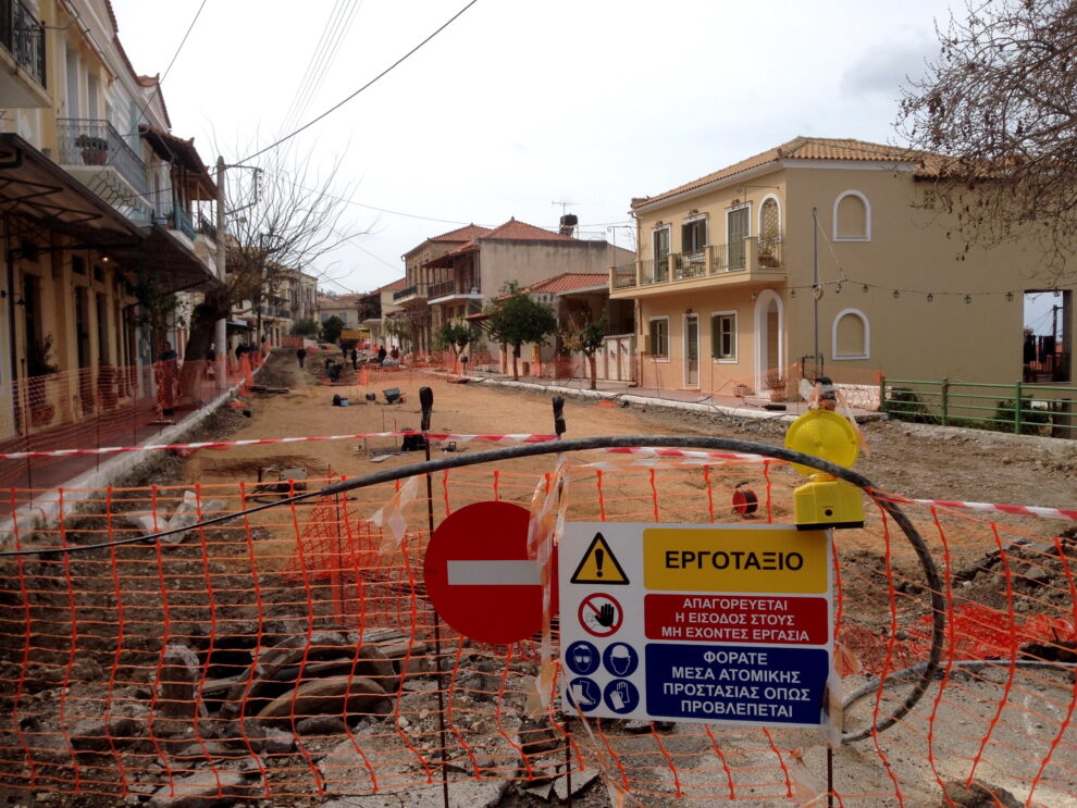 Επαγγελματίες ανησυχούν για  το έργο ανάπλασης στην Άνω Πόλη Κυπαρισσίας