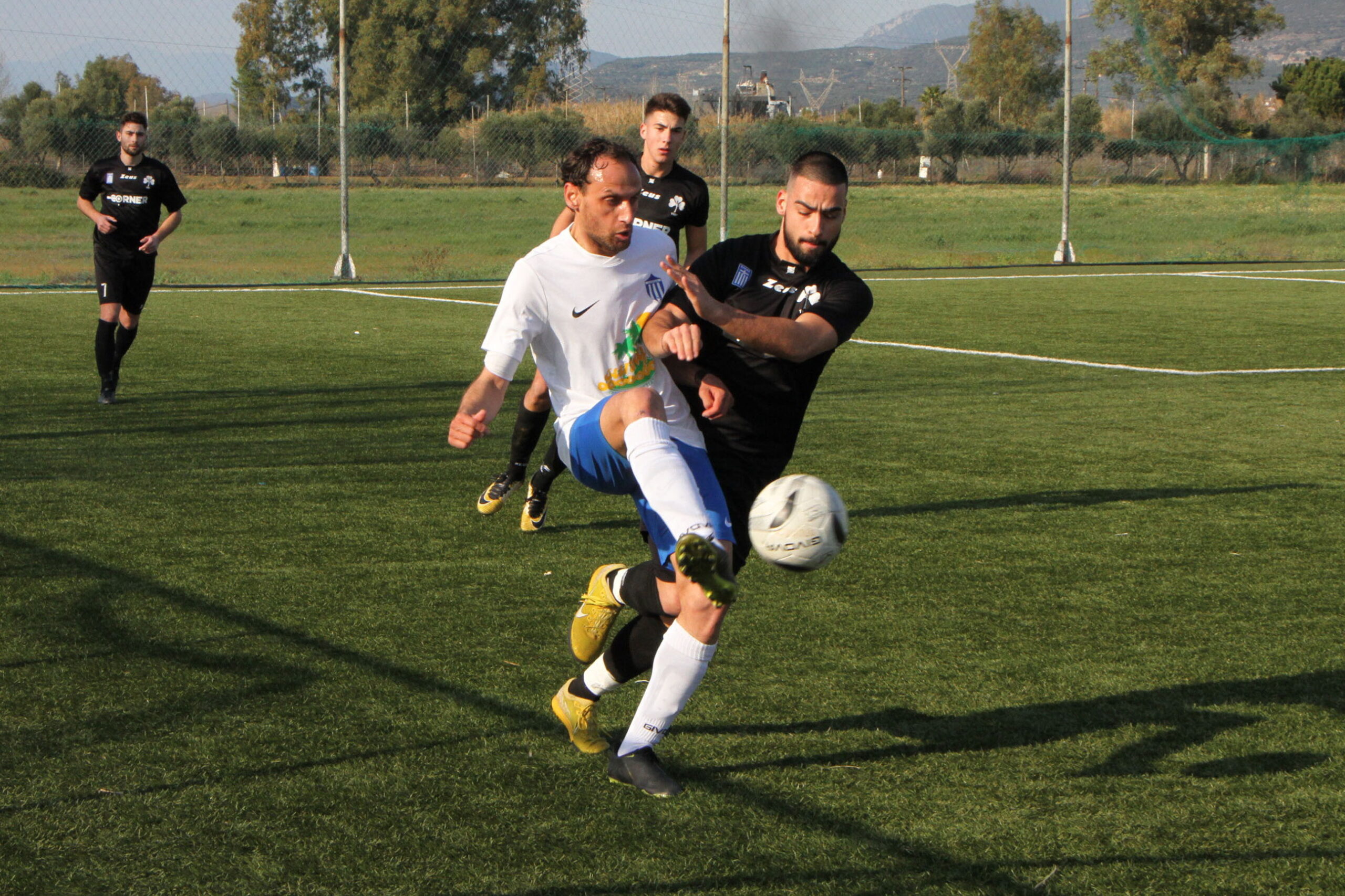 Ο Απόλλων Καλαμάτας κέρδισε 2-1 τον ΑΟ Κυπαρισσίας στο μεγάλο ντέρμπι
