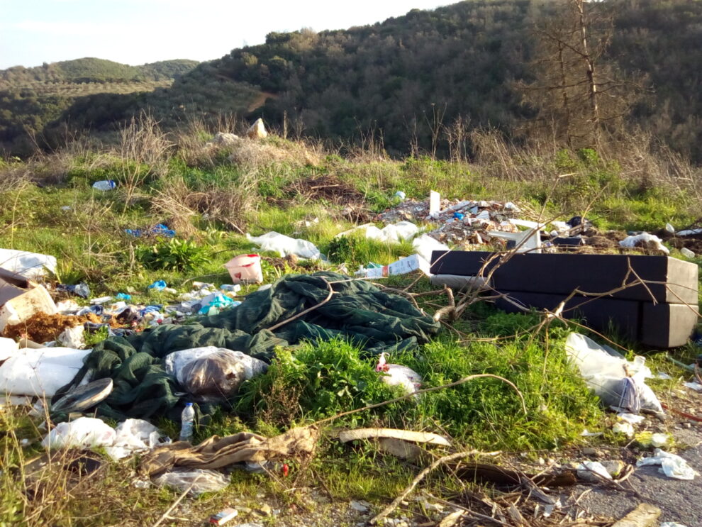 Μάστιγα οι αυτοσχέδιες χωματερές στο Δήμο Μεσσήνης
